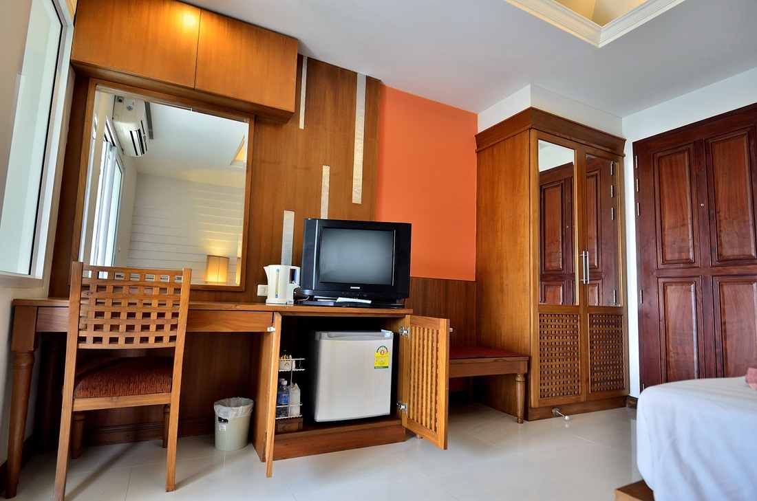 Book hotel online First Bungalow Beach Resort Chaweng Beach Koh Samui best rate guarantee book the room online cheap hotel
